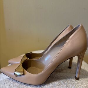 Stuart Weitzman Beige Heels with Gold Detail